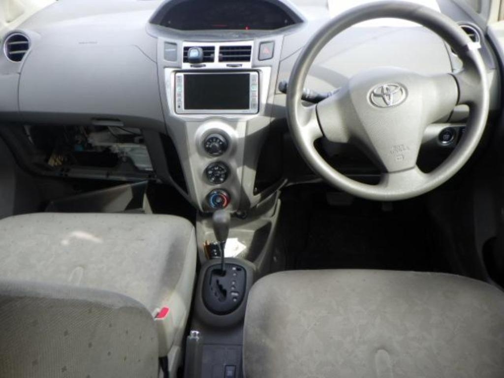 TOYOTA VITZ