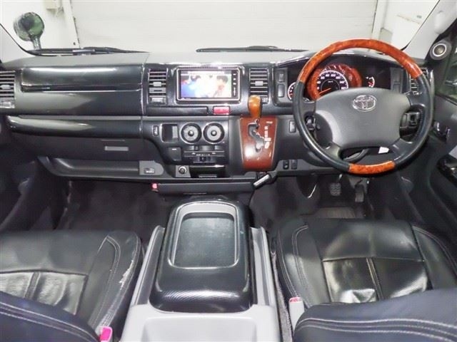 TOYOTA REGIUS ACE