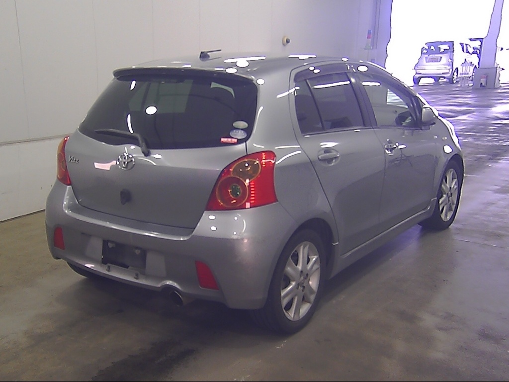 TOYOTA VITZ