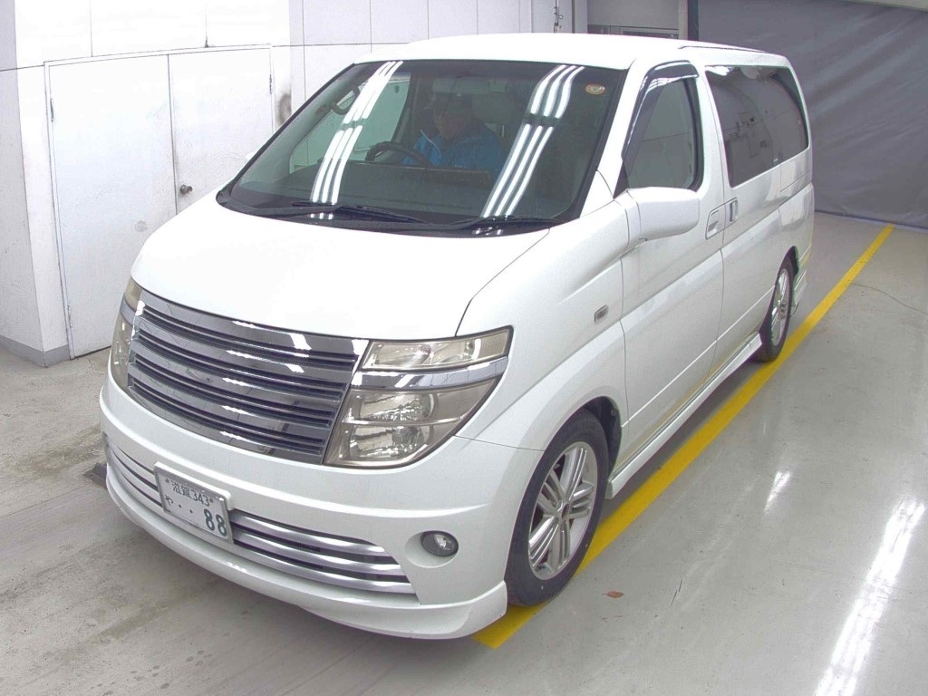 NISSAN ELGRAND