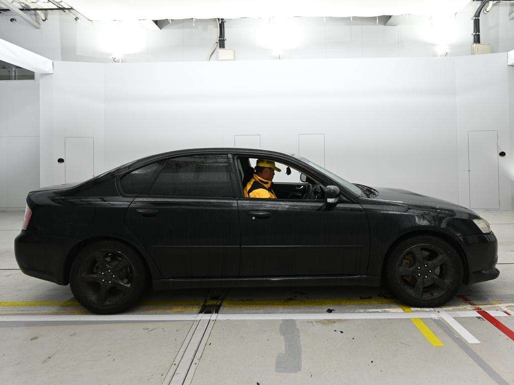SUBARU LEGACY B4