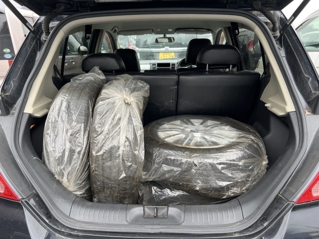 NISSAN TIIDA