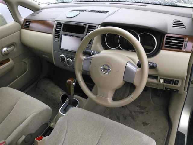 NISSAN TIIDA LATIO