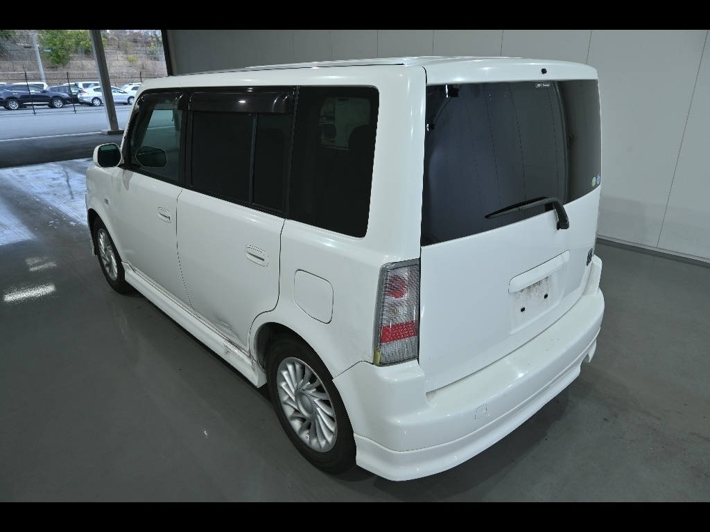 TOYOTA BB
