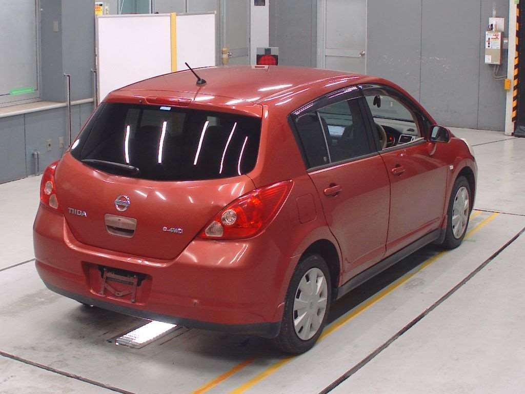 NISSAN TIIDA