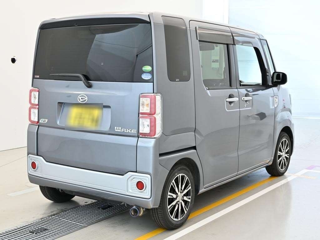 DAIHATSU WAKE