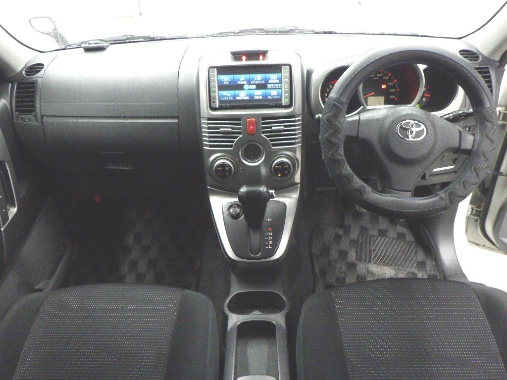 TOYOTA RUSH