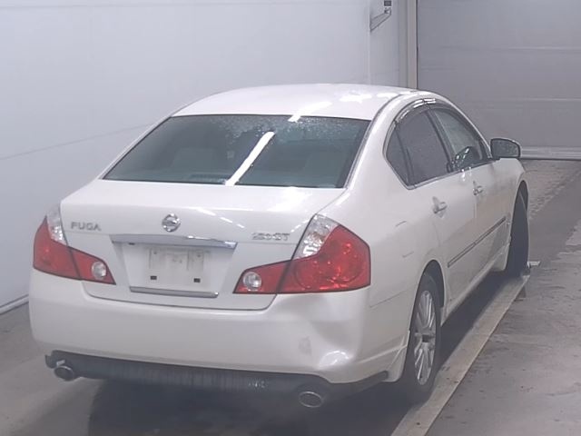 NISSAN FUGA