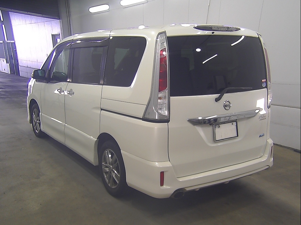 NISSAN SERENA