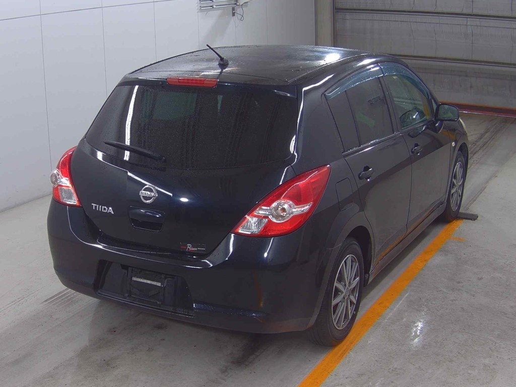 NISSAN TIIDA