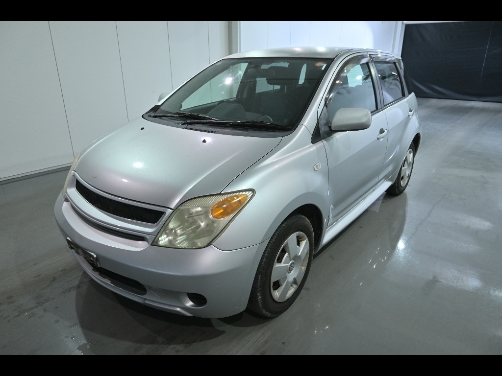 TOYOTA IST