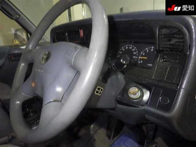 TOYOTA REGIUS ACE