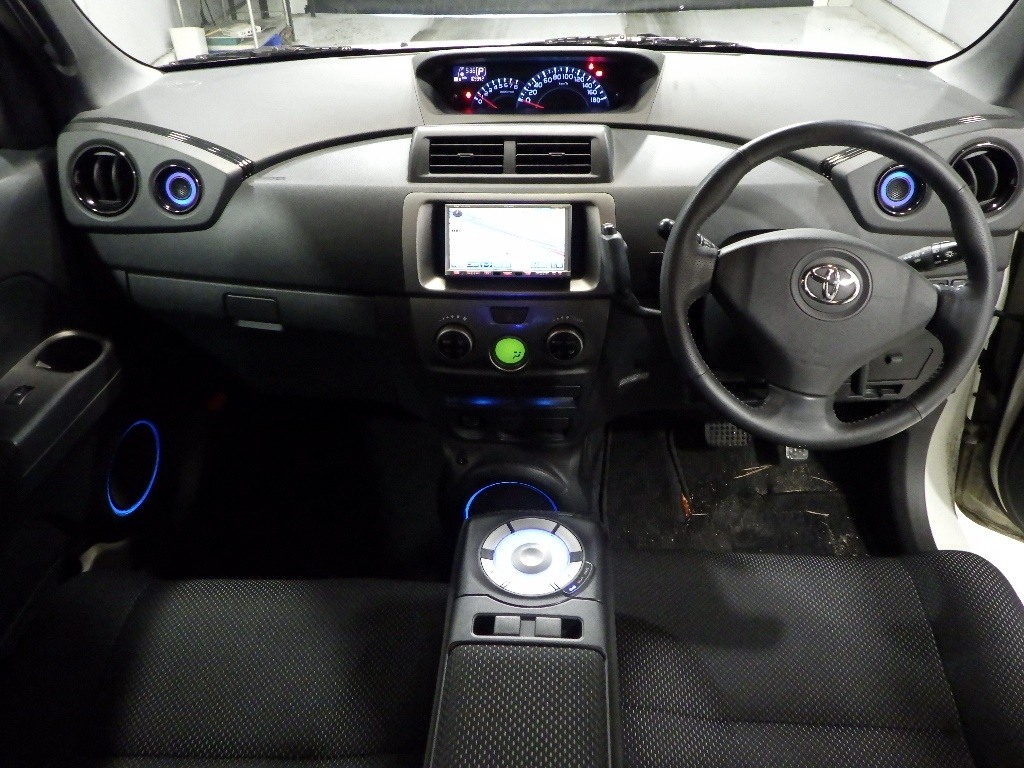 TOYOTA BB