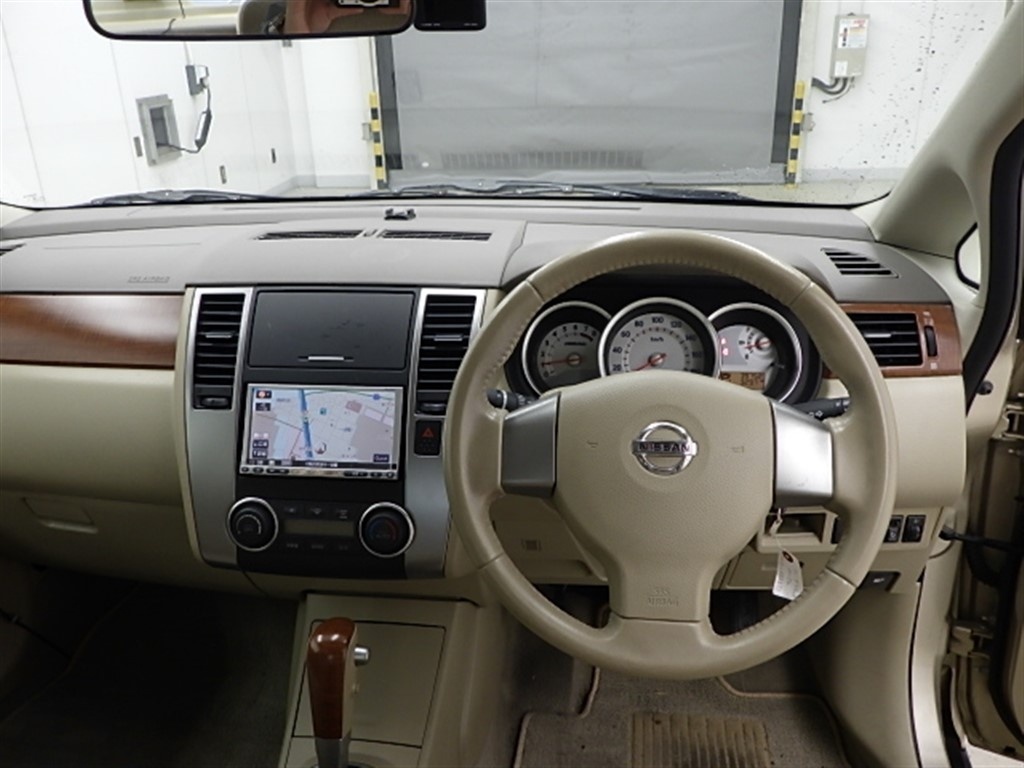 NISSAN TIIDA LATIO
