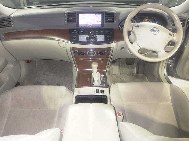 NISSAN FUGA
