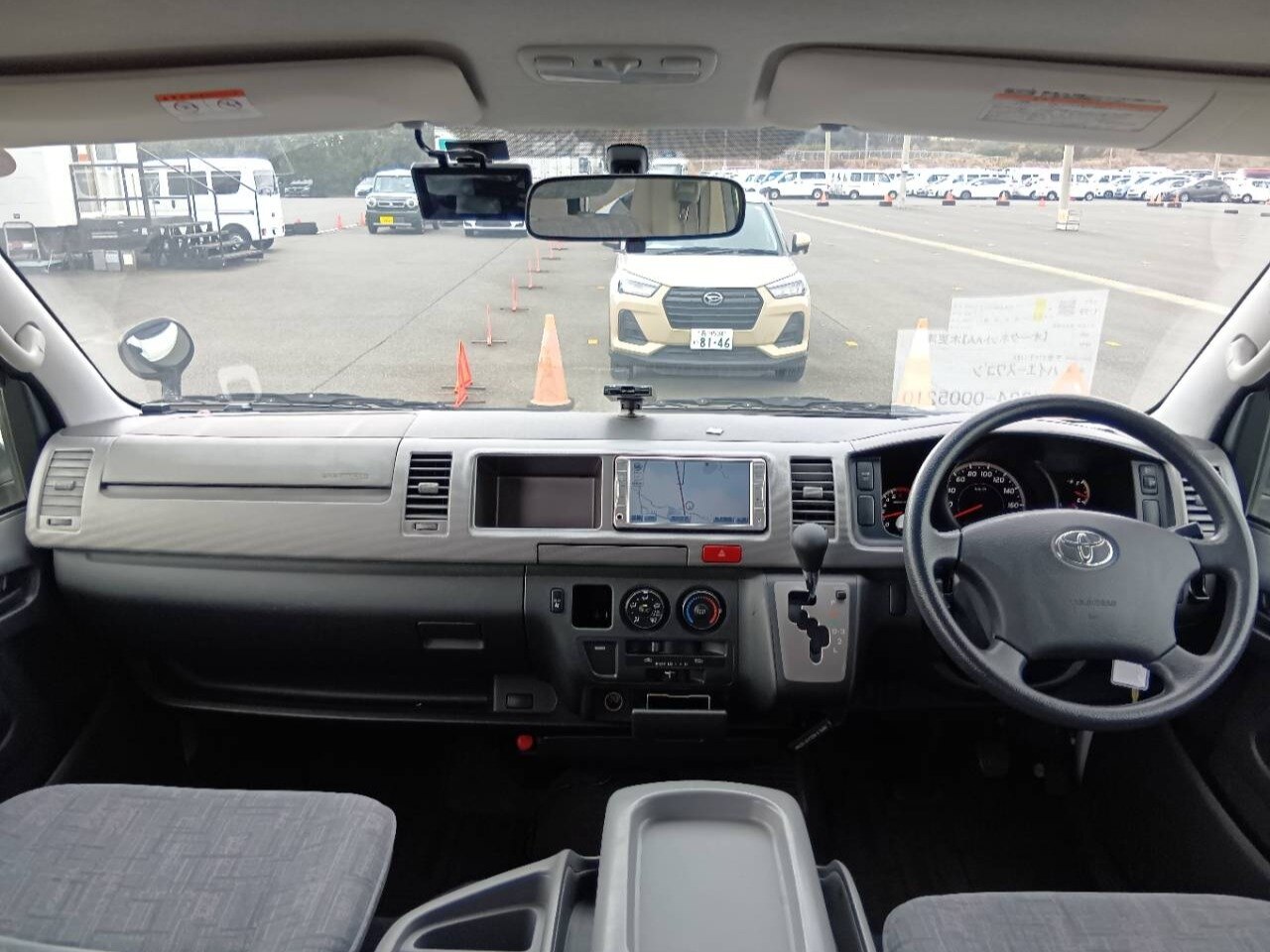 TOYOTA HIACE