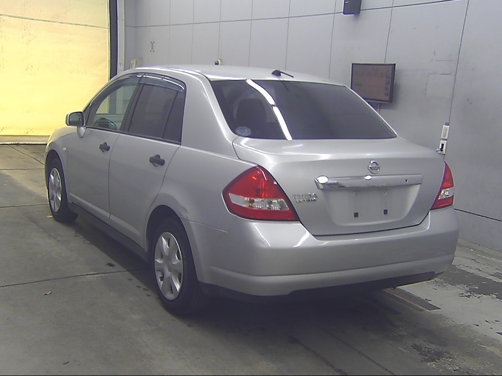 NISSAN TIIDA LATIO