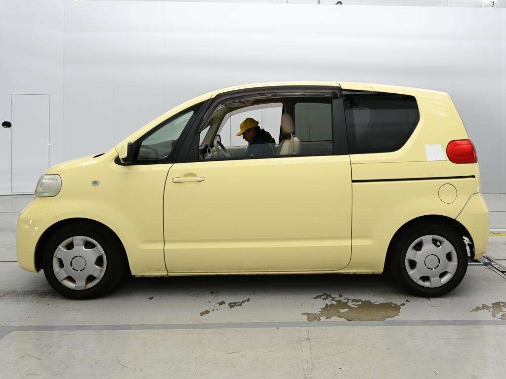 TOYOTA PORTE