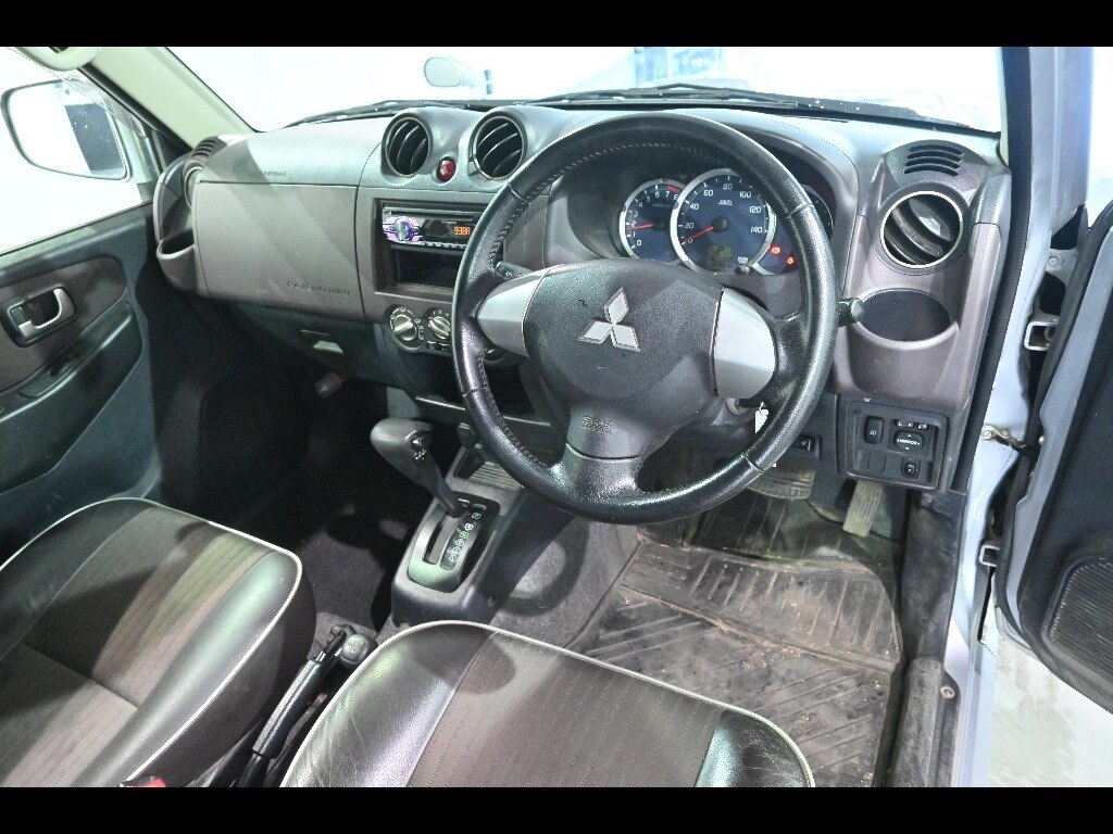 MITSUBISHI PAJERO MINI