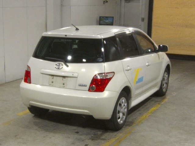TOYOTA IST