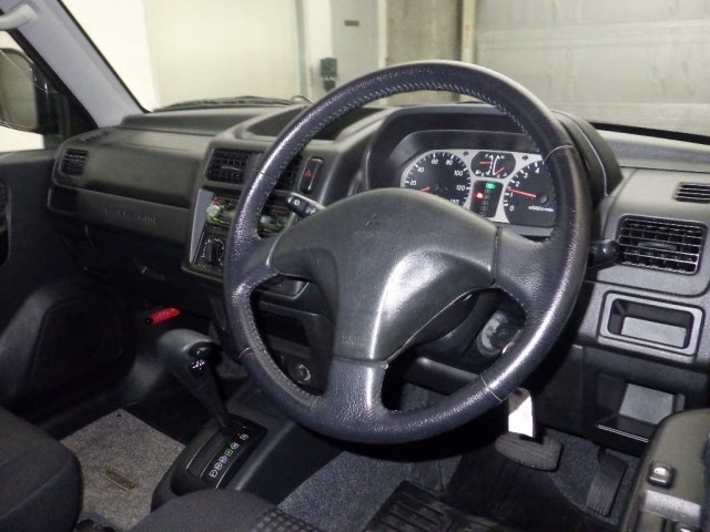 MITSUBISHI PAJERO MINI