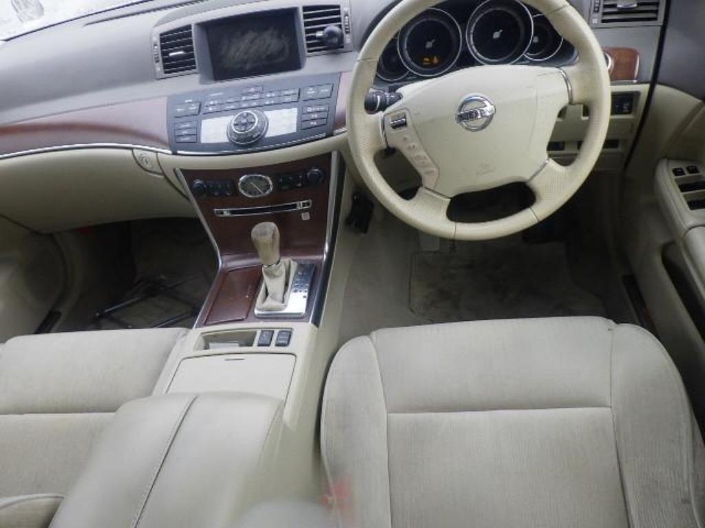 NISSAN FUGA
