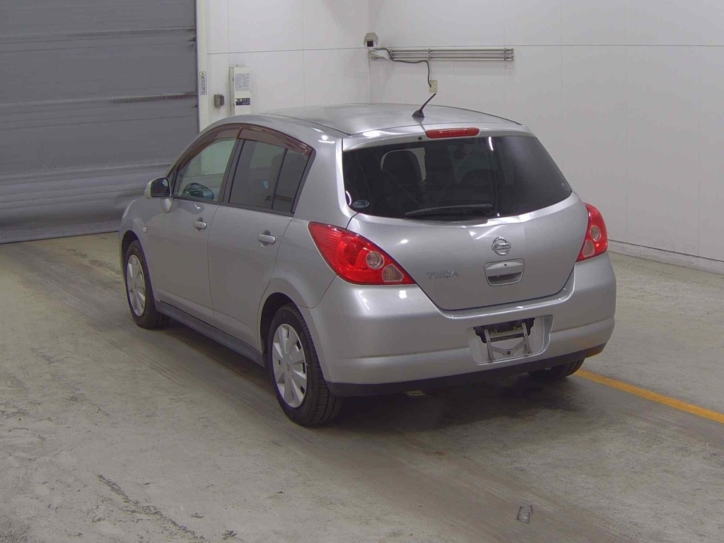 NISSAN TIIDA