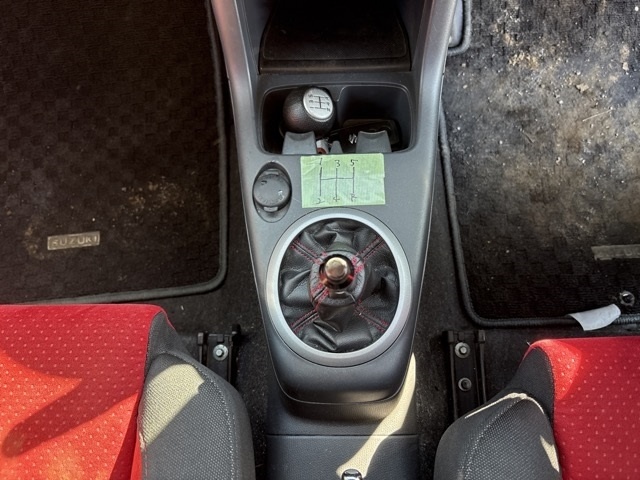 SUZUKI SWIFT