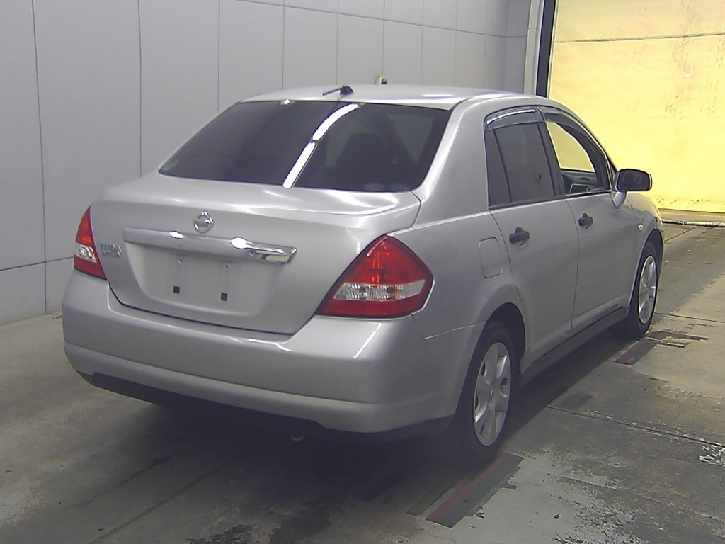 NISSAN TIIDA LATIO
