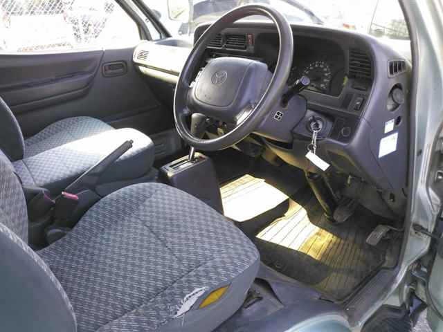TOYOTA REGIUS ACE