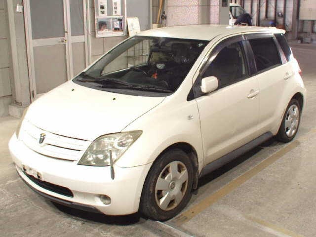 TOYOTA IST