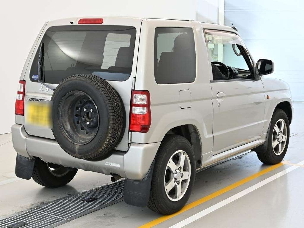 MITSUBISHI PAJERO MINI