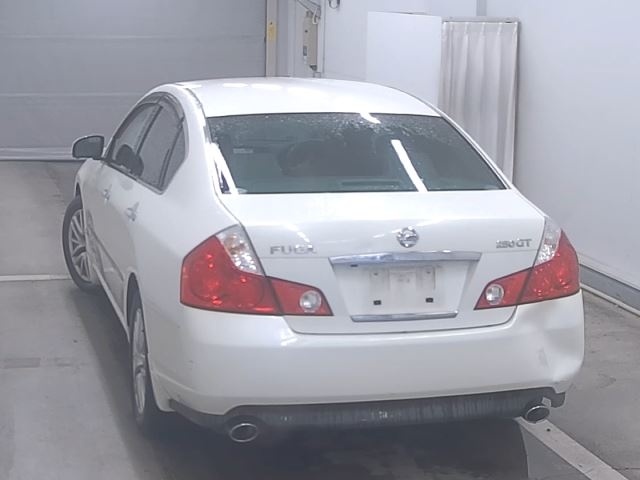 NISSAN FUGA