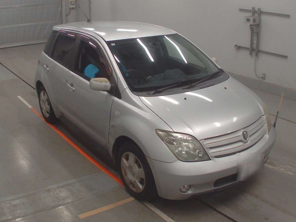 TOYOTA IST