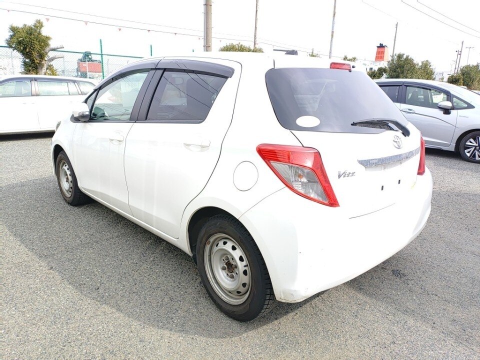 TOYOTA VITZ