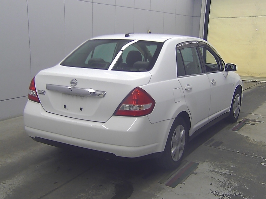 NISSAN TIIDA LATIO