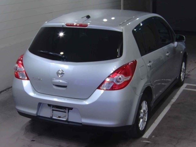 NISSAN TIIDA