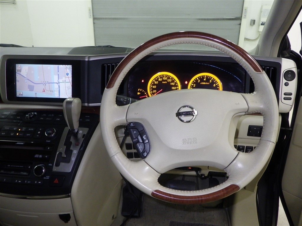 NISSAN ELGRAND