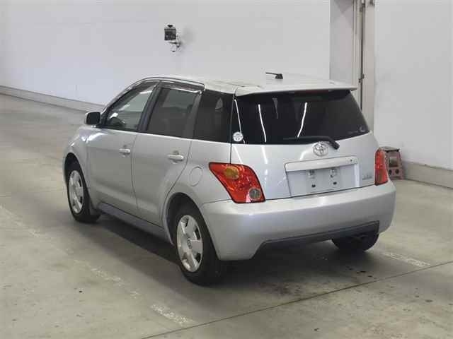 TOYOTA IST
