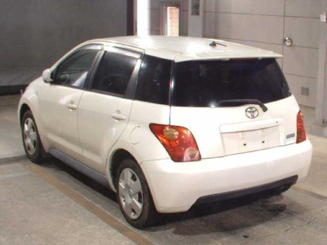 TOYOTA IST