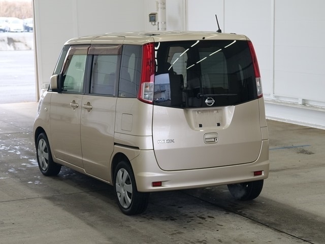 NISSAN ROOX