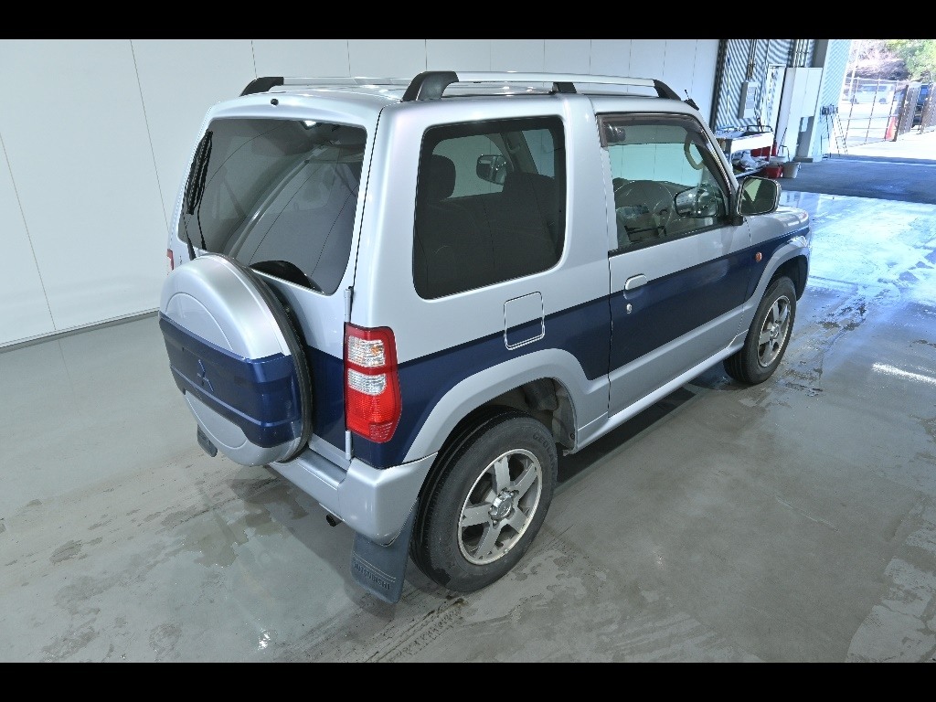 MITSUBISHI PAJERO MINI