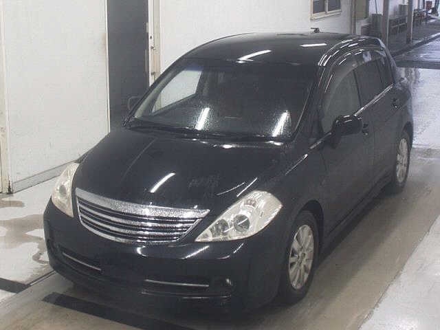 NISSAN TIIDA