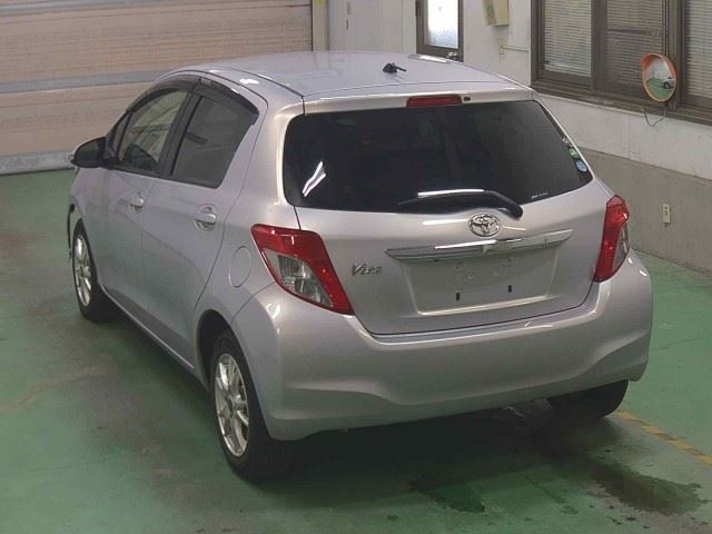 TOYOTA VITZ