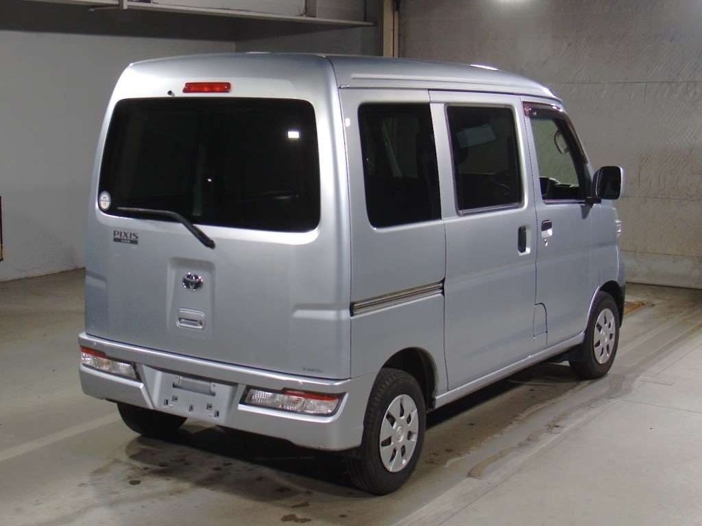 TOYOTA PIXIS VAN