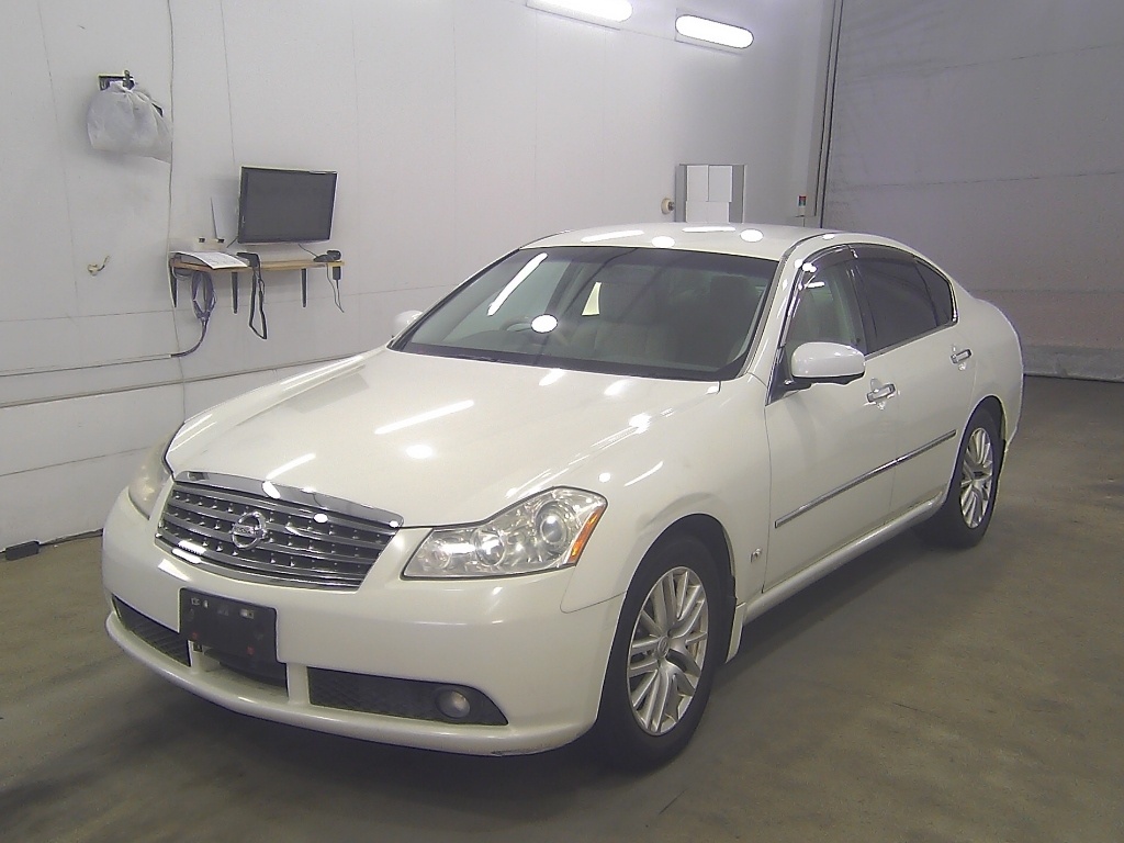 NISSAN FUGA