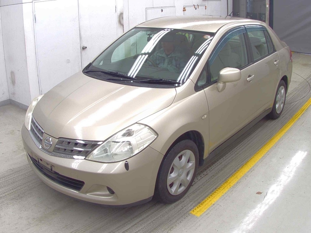 NISSAN TIIDA LATIO
