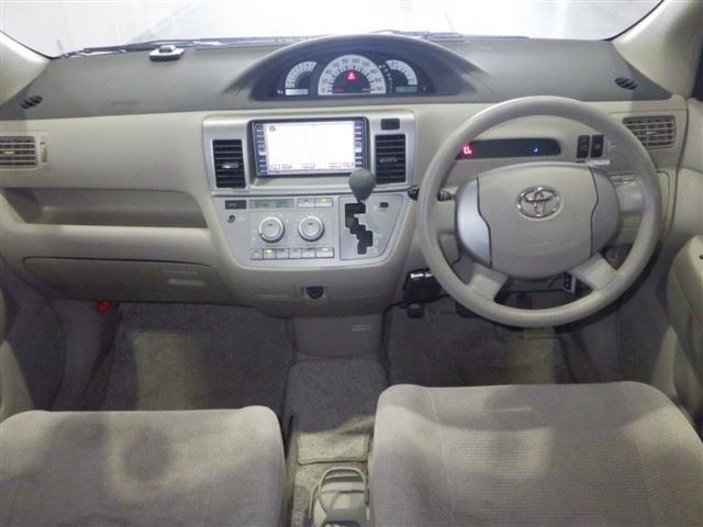 TOYOTA RAUM