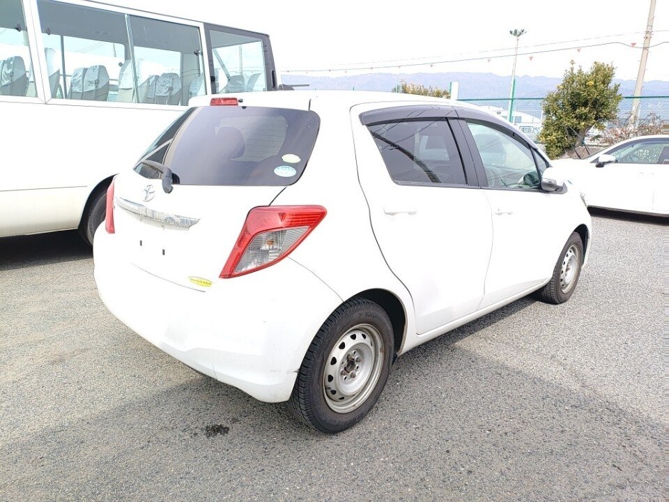 TOYOTA VITZ