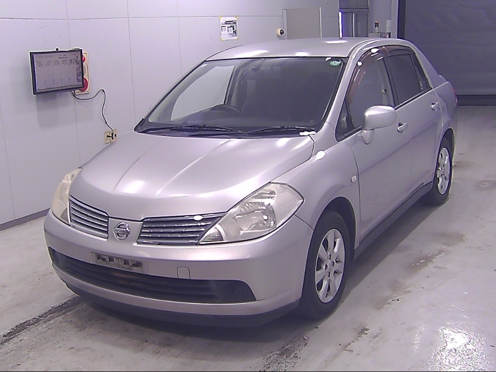 NISSAN TIIDA LATIO